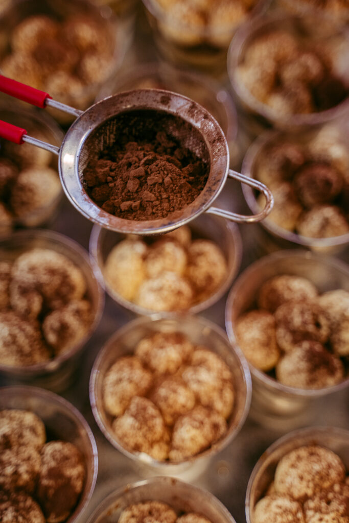 realizzazione artigianale delle monoporzioni di Vaniglia Gelaterie